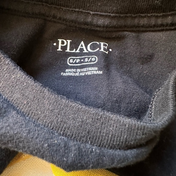 🍁 BUNDLE ONLY - 5/$15
#HolaLadies Short Sleeve T-Shirt - Picture 2 of 2